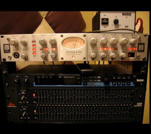 srs.studio.equipment.Avalon Mic Pre-Amp